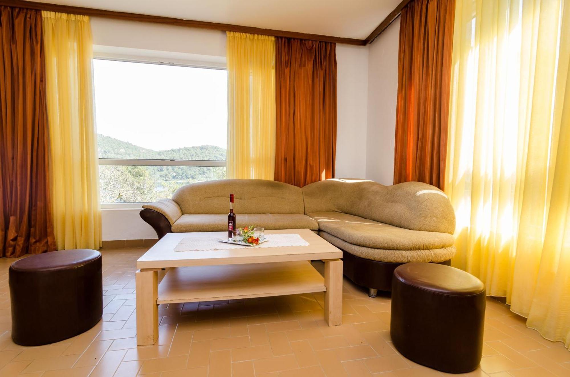 Rooms Karla Polace Luaran gambar