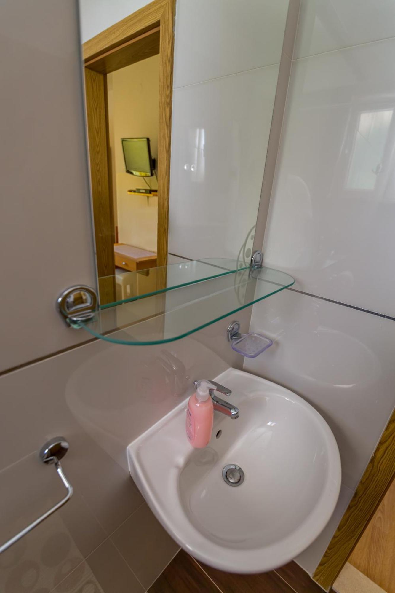 Rooms Karla Polace Bilik gambar