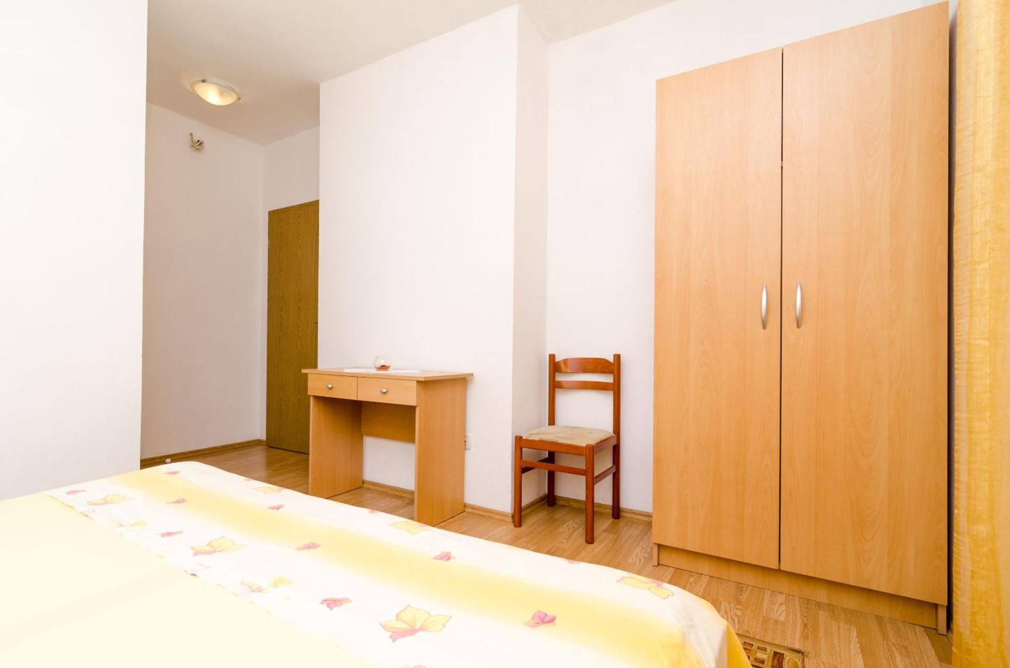 Rooms Karla Polace Bilik gambar